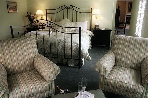 FIVE GABLES INN AND SPA 3⋆ ::: UNITED STATES ::: COMPARE HOTEL RATES